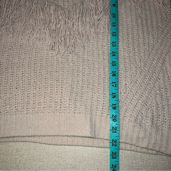 NO BOUNDARIES Womens Size XXL (19) Fringed Long Sleeve Beige Sweater Cropped. - Picture 7 of 8